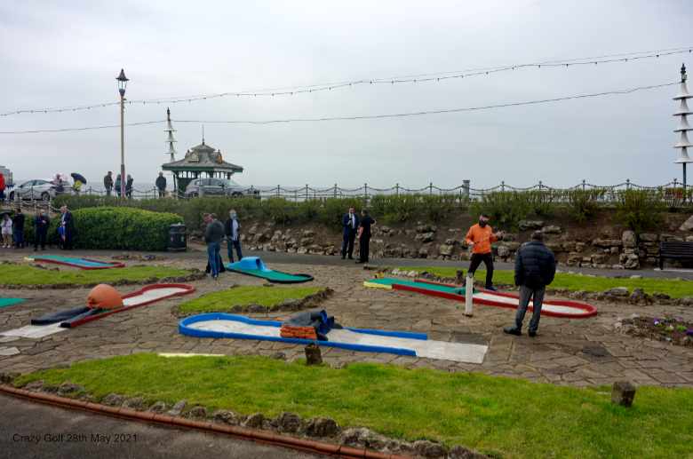 Volunteering with Street Angels for a Community Project at Princess Parade Crazy Golf course near Norhth Pier 2021